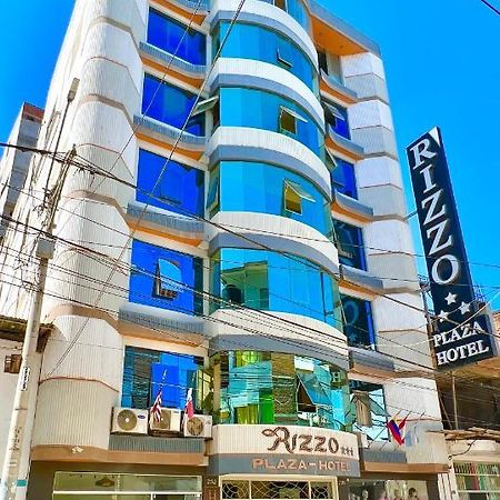 Rizzo Plaza Hotel 툼베스 외부 사진