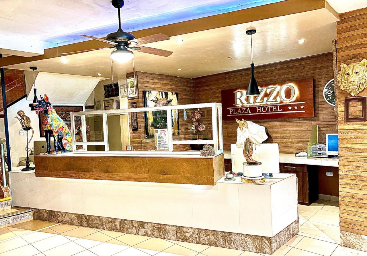 Rizzo Plaza Hotel 툼베스 외부 사진