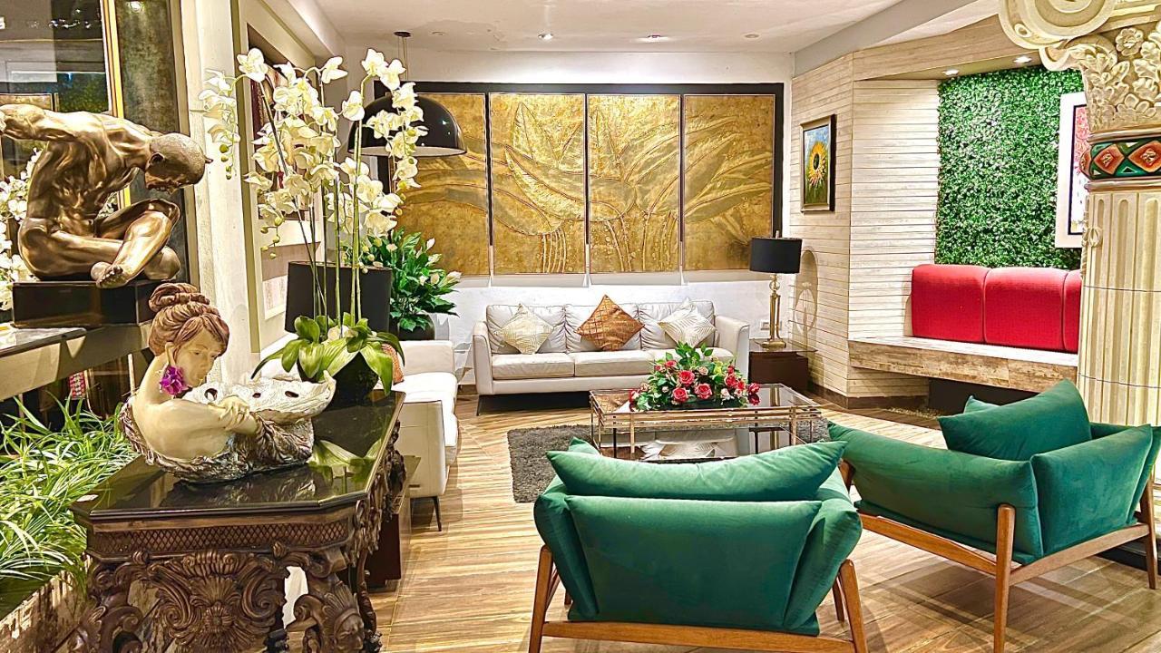 Rizzo Plaza Hotel 툼베스 외부 사진