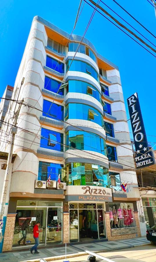Rizzo Plaza Hotel 툼베스 외부 사진