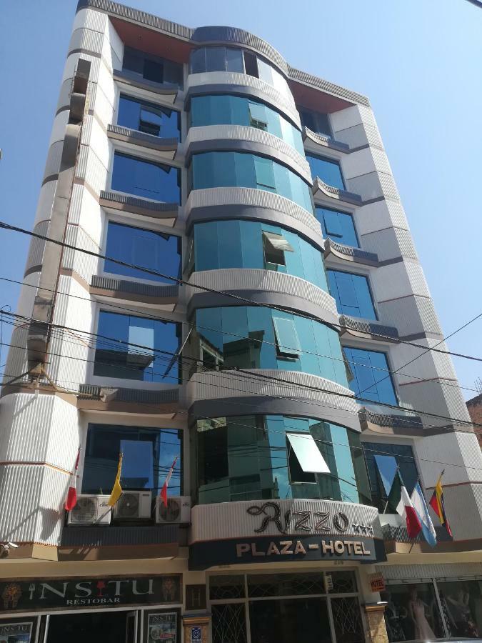 Rizzo Plaza Hotel 툼베스 외부 사진